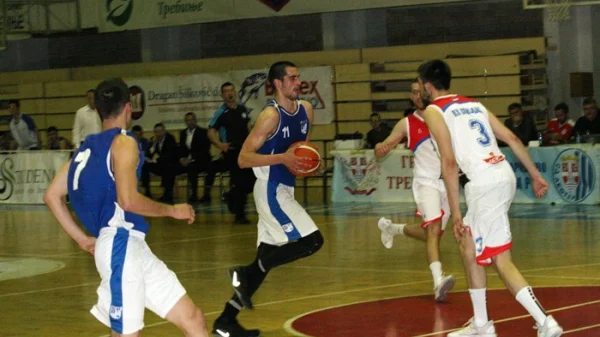 Leo poveo u seriji, Prva liga RS - Plej of