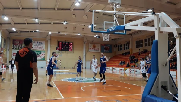Novi poraz Mladosti, Liga za prvaka