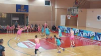Feniks savladao Budućnost